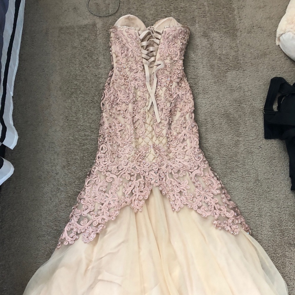 👗 prom prom prom.  Beautiful prom dress